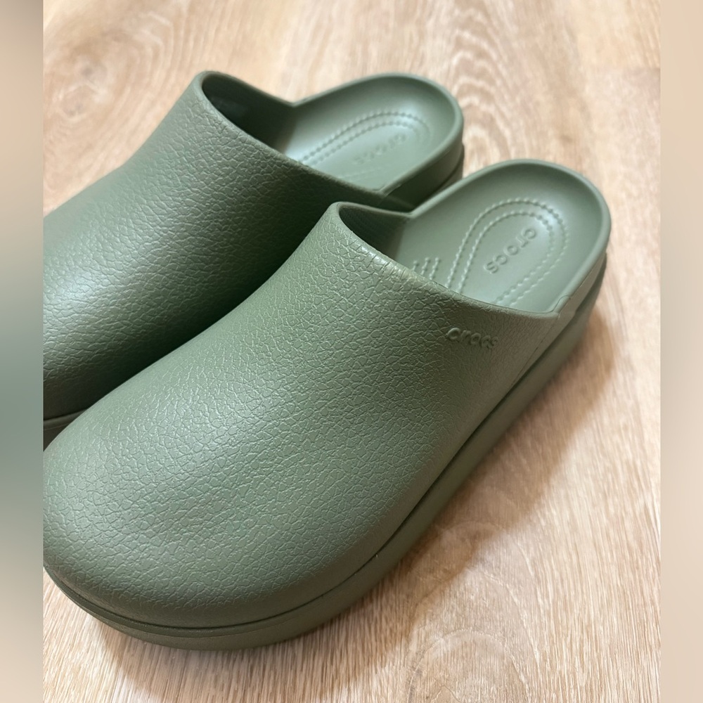 NWOT Crocs Dylan Platform Clog Cargo Size W8 - Picture 3 of 4
